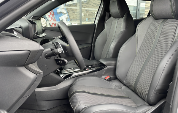 peugeot-2008-1-2-puretech-130ch-s-s-gt-eat8 - 147294686