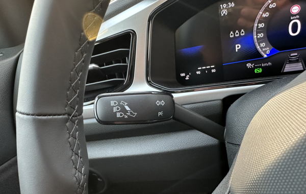 volkswagen-t-roc-1-5-tsi-evo2-150ch-life-plus-dsg7 - 147784686