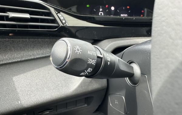 peugeot-308-sw-1-5-bluehdi-130ch-s-s-allure-eat8 - 148744686