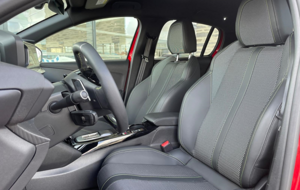 peugeot-208-1-2-hybrid-145ch-gt-e-dcs6 - 149374686