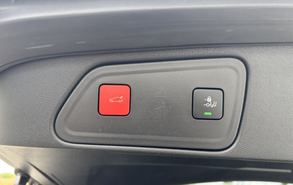 peugeot-3008-1-5-bluehdi-130ch-s-s-gt-eat8 - 149854686