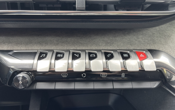 peugeot-3008-1-5-bluehdi-130ch-s-s-gt-eat8 - 149854686