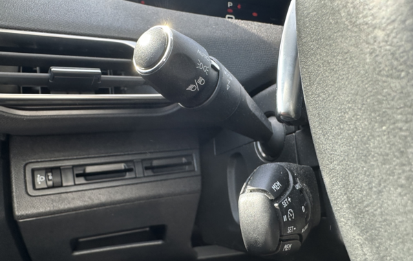 peugeot-3008-1-2-puretech-130ch-allure-business-s-s-eat6 - 151354686