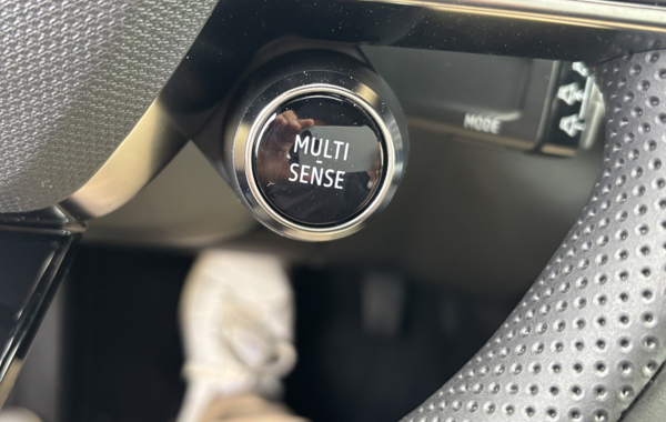 renault-austral-1-2-e-tech-full-hybrid-200ch-techno-25 - 151834686