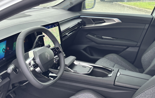 renault-austral-1-2-e-tech-full-hybrid-200ch-techno-25 - 151854686