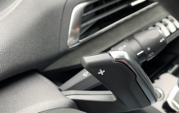 peugeot-3008-1-2-puretech-130ch-s-s-gt-eat8 - 81594686