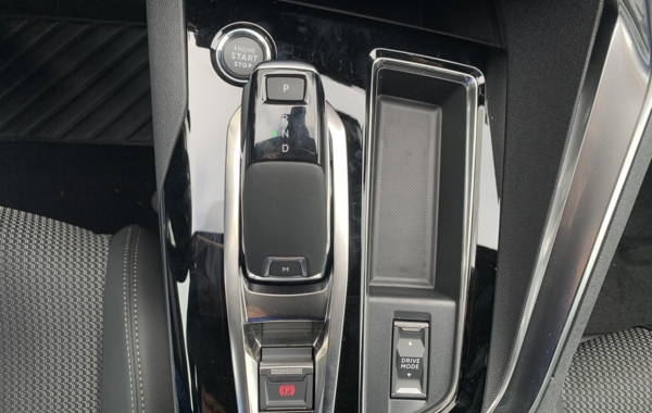 peugeot-3008-1-2-puretech-130ch-s-s-gt-eat8 - 81594686