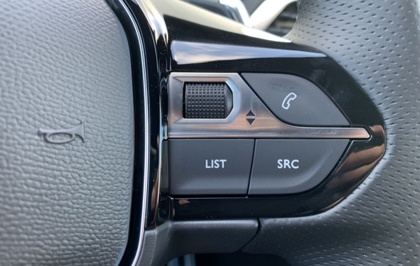 peugeot-3008-1-2-puretech-130ch-s-s-gt-eat8 - 81884686