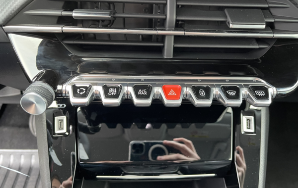 peugeot-2008-1-2-puretech-130ch-s-s-allure - 93274686