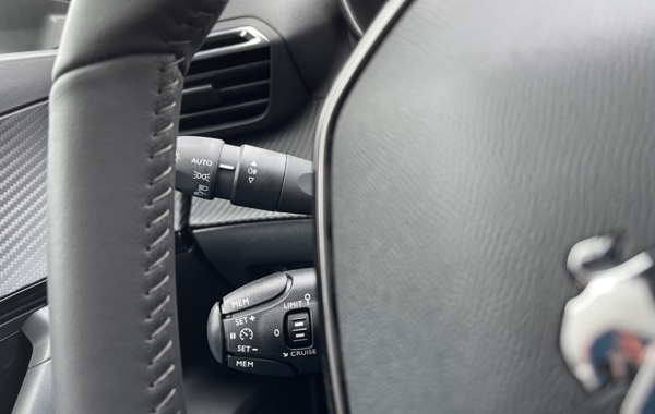 peugeot-2008-1-2-puretech-130ch-s-s-allure - 93274686