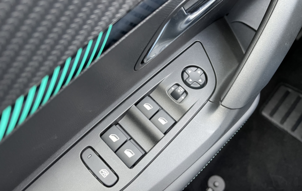 peugeot-2008-1-2-puretech-130ch-s-s-allure - 93274686