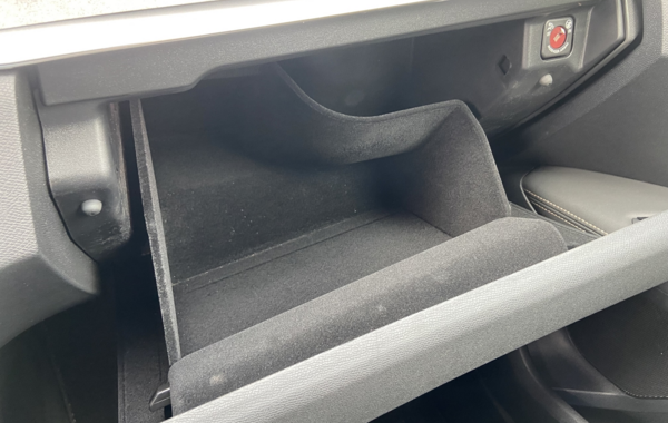 peugeot-3008-hybrid-225ch-gt-e-eat8 - 606084713