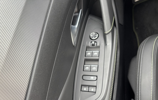 peugeot-308-1-2-puretech-130ch-s-s-gt-eat8 - 680034713