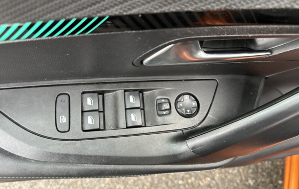 peugeot-2008-e-2008-136ch-allure-pack - 707754713