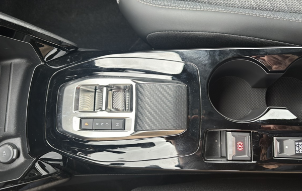 peugeot-2008-1-2-puretech-130ch-s-s-allure-eat8 - 709574713