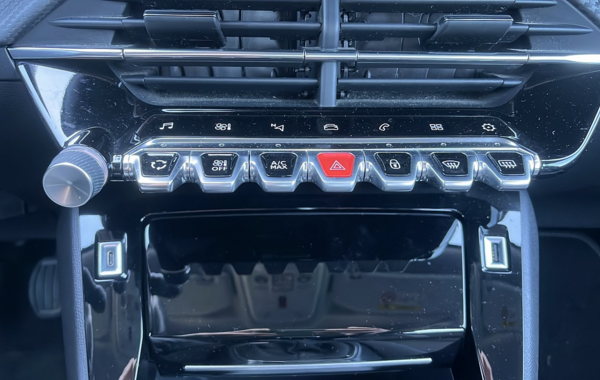 peugeot-2008-1-2-puretech-130ch-s-s-allure-eat8 - 716764713