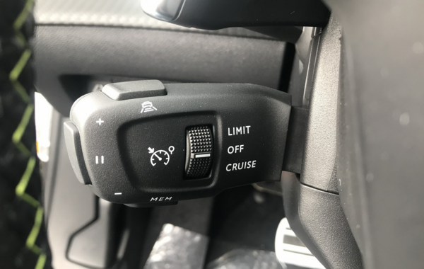 peugeot-2008-1-2-puretech-130ch-s-s-gt-eat8 - 724624713