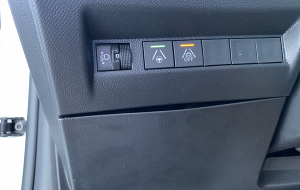 peugeot-208-e-208-136ch-roadtrip - 778844713