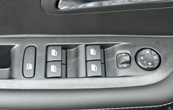 peugeot-208-1-2-puretech-100ch-s-s-allure - 781874713