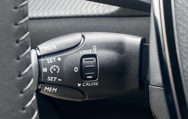 peugeot-208-1-2-puretech-100ch-s-s-allure - 796654713