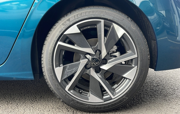 peugeot-308-1-2-puretech-130ch-s-s-allure-eat8 - 800824713