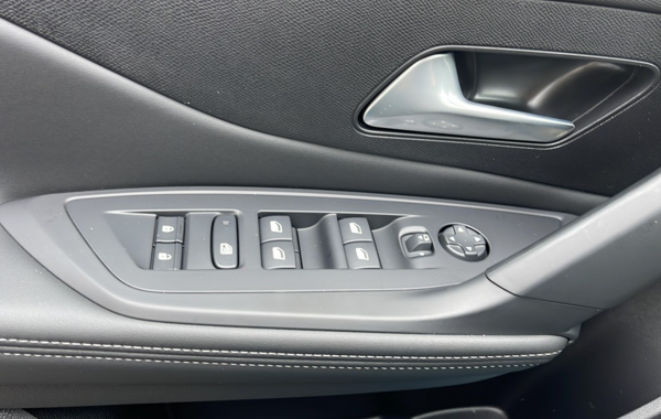 peugeot-308-1-2-puretech-130ch-s-s-allure-eat8 - 800824713