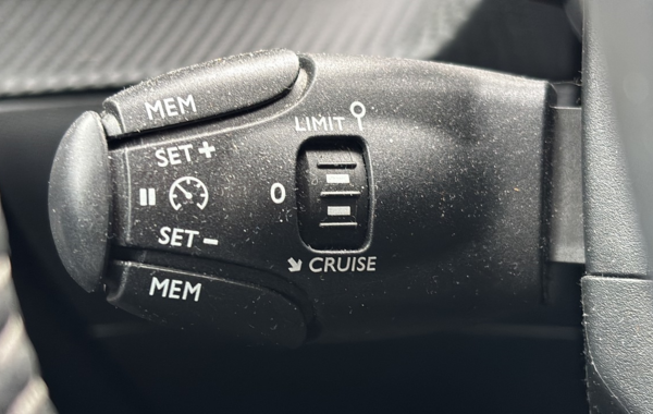 peugeot-2008-1-2-puretech-130ch-s-s-allure-eat8 - 803714713