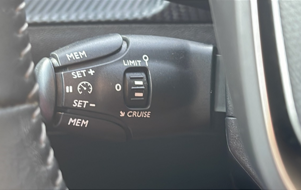 peugeot-208-1-2-puretech-100ch-s-s-allure - 808234713