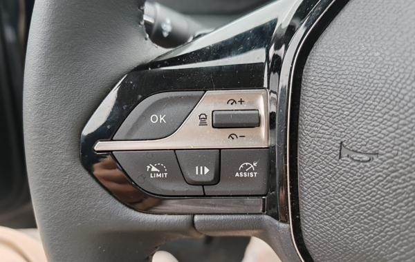 peugeot-308-1-5-bluehdi-130ch-s-s-allure-eat8 - 834074713