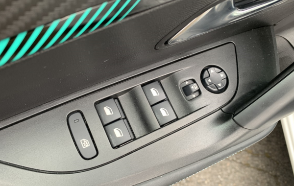 peugeot-2008-1-2-puretech-130ch-s-s-allure-pack - 834214713