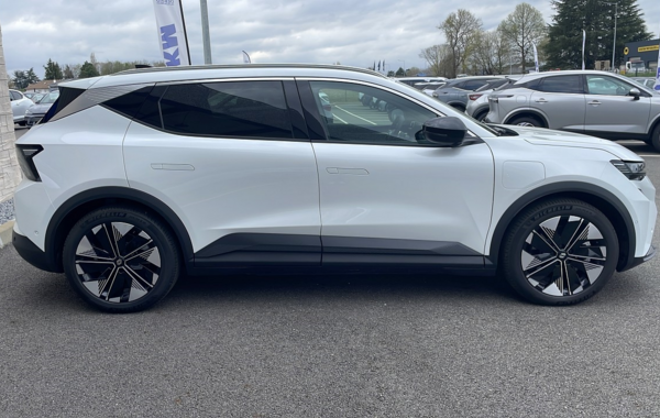 renault-scenic-v-e-tech-electric-170ch-techno-autonomie-confort-24 - 835904713