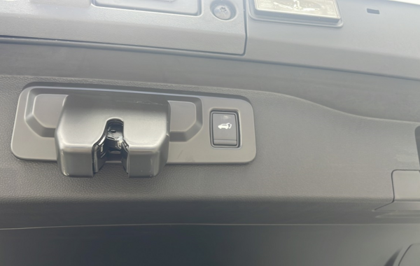 renault-scenic-v-e-tech-electric-170ch-techno-autonomie-confort-24 - 835904713