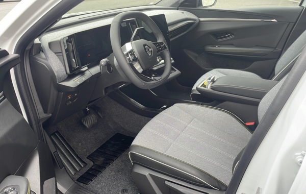 renault-scenic-v-e-tech-electric-170ch-techno-autonomie-confort-24 - 835904713