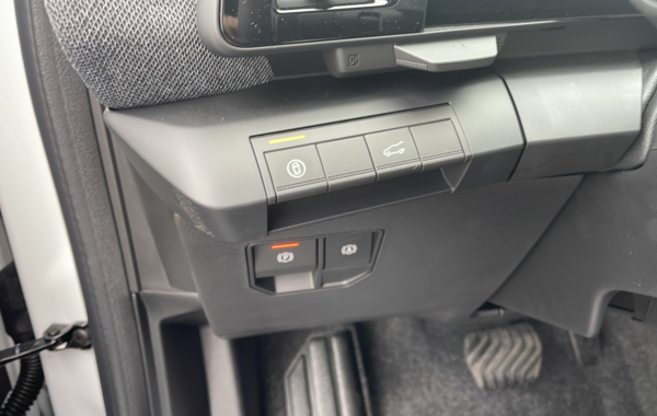 renault-scenic-v-e-tech-electric-170ch-techno-autonomie-confort-24 - 835904713