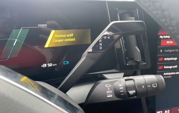 renault-scenic-v-e-tech-electric-170ch-techno-autonomie-confort-24 - 835904713