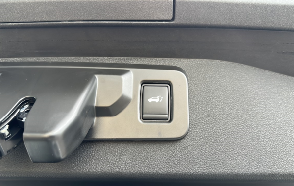 renault-scenic-v-e-tech-electric-170ch-techno-autonomie-confort-24 - 835924713