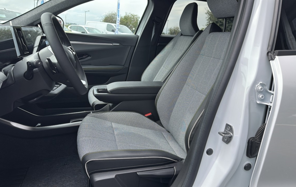 renault-scenic-v-e-tech-electric-170ch-techno-autonomie-confort-24 - 835924713