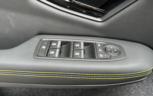 renault-scenic-v-e-tech-electric-170ch-techno-autonomie-confort-24 - 835934713