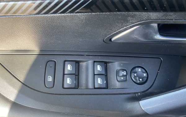 peugeot-2008-1-2-puretech-130ch-s-s-allure - 838664713