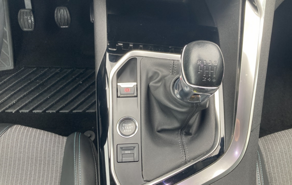 peugeot-3008-1-5-bluehdi-130ch-s-s-allure - 855374713