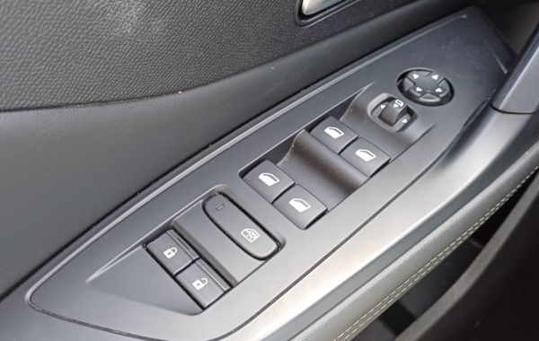 peugeot-308-1-5-bluehdi-130ch-s-s-allure-eat8 - 863124713