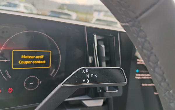 renault-megane-v-e-tech-electric-220ch-techno-autonomie-confort-24 - 863914713