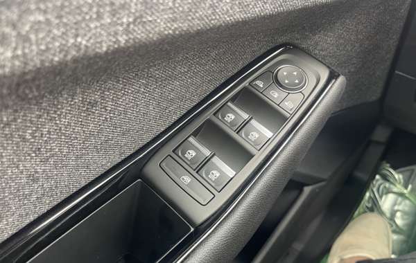 renault-espace-vi-1-2-e-tech-full-hybrid-200ch-techno-7-places-24 - 870964713