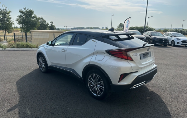 toyota-c-hr-184h-distinctive-2wd-e-cvt-my22 - 877294713