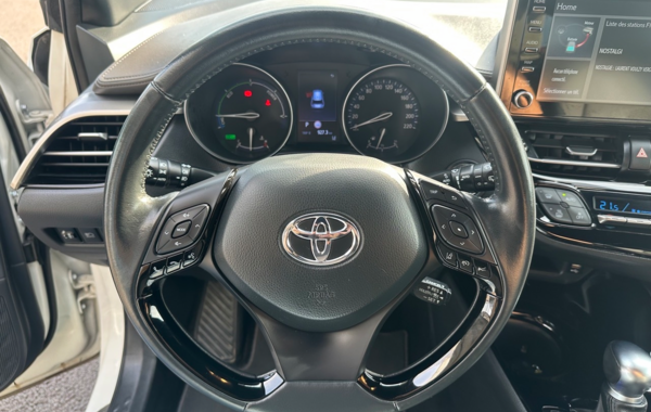 toyota-c-hr-184h-distinctive-2wd-e-cvt-my22 - 877294713