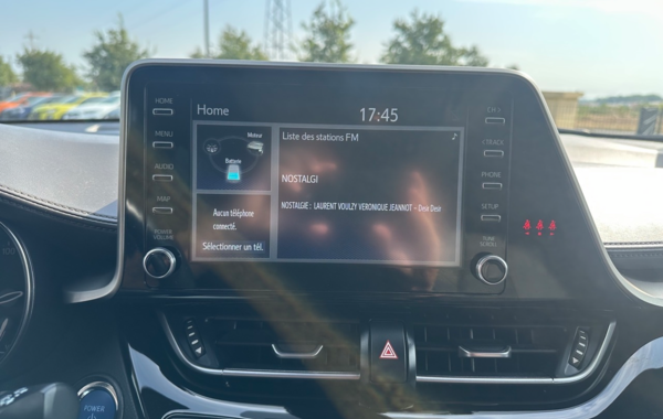 toyota-c-hr-184h-distinctive-2wd-e-cvt-my22 - 877294713