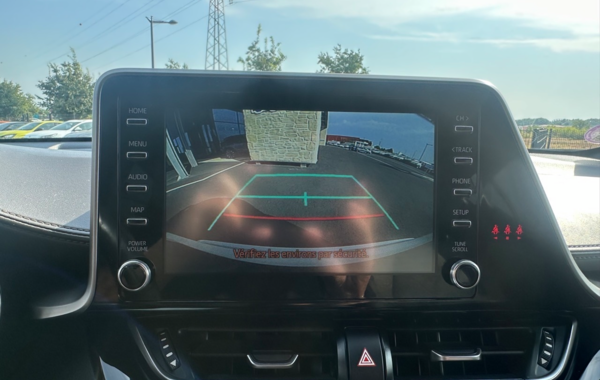 toyota-c-hr-184h-distinctive-2wd-e-cvt-my22 - 877294713