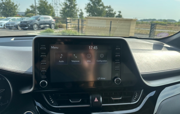 toyota-c-hr-184h-distinctive-2wd-e-cvt-my22 - 877294713