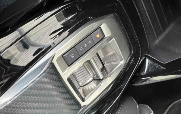 peugeot-208-1-2-hybrid-145ch-gt-e-dcs6 - 879264713