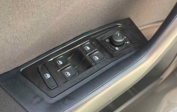 volkswagen-t-roc-1-5-tsi-evo-150ch-life-dsg7 - 880164713